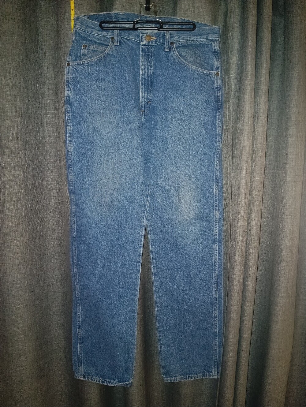 Wrangler Medium Blue Straight Men's Jeans